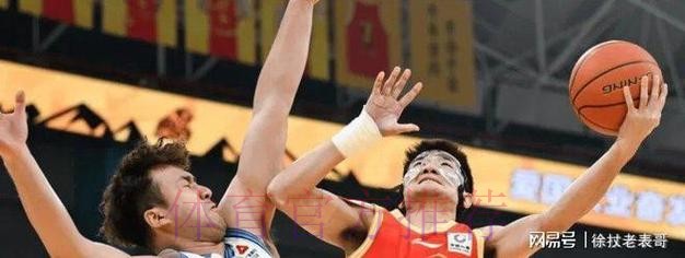 新疆溃败做重大改变！格兰观战，全队上场供考察，急需改变攻守！